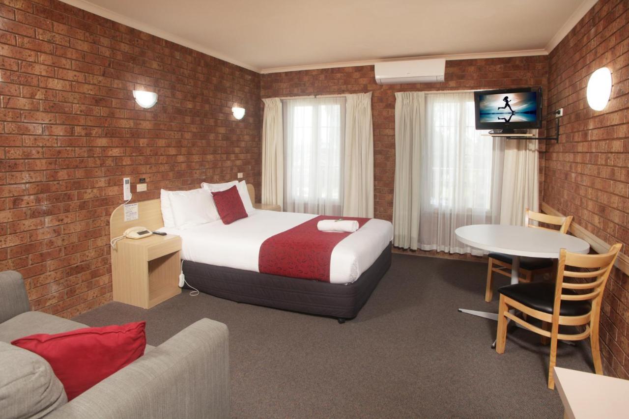 Courtyard Motor Inn Σέπαρτον Εξωτερικό φωτογραφία