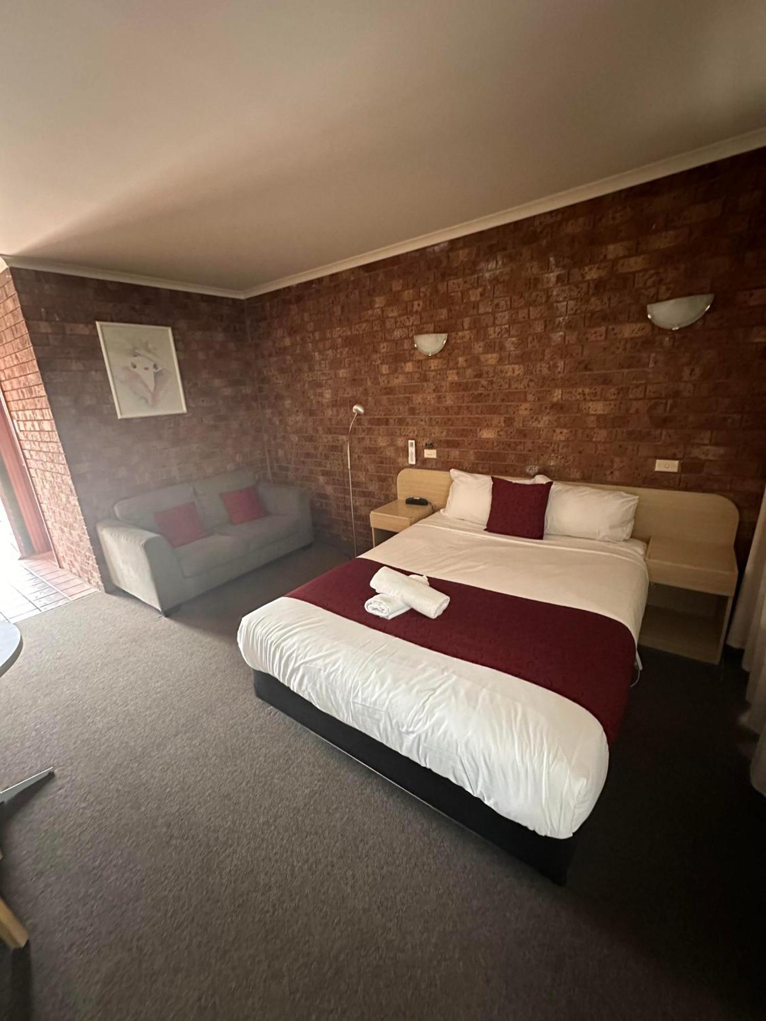 Courtyard Motor Inn Σέπαρτον Εξωτερικό φωτογραφία