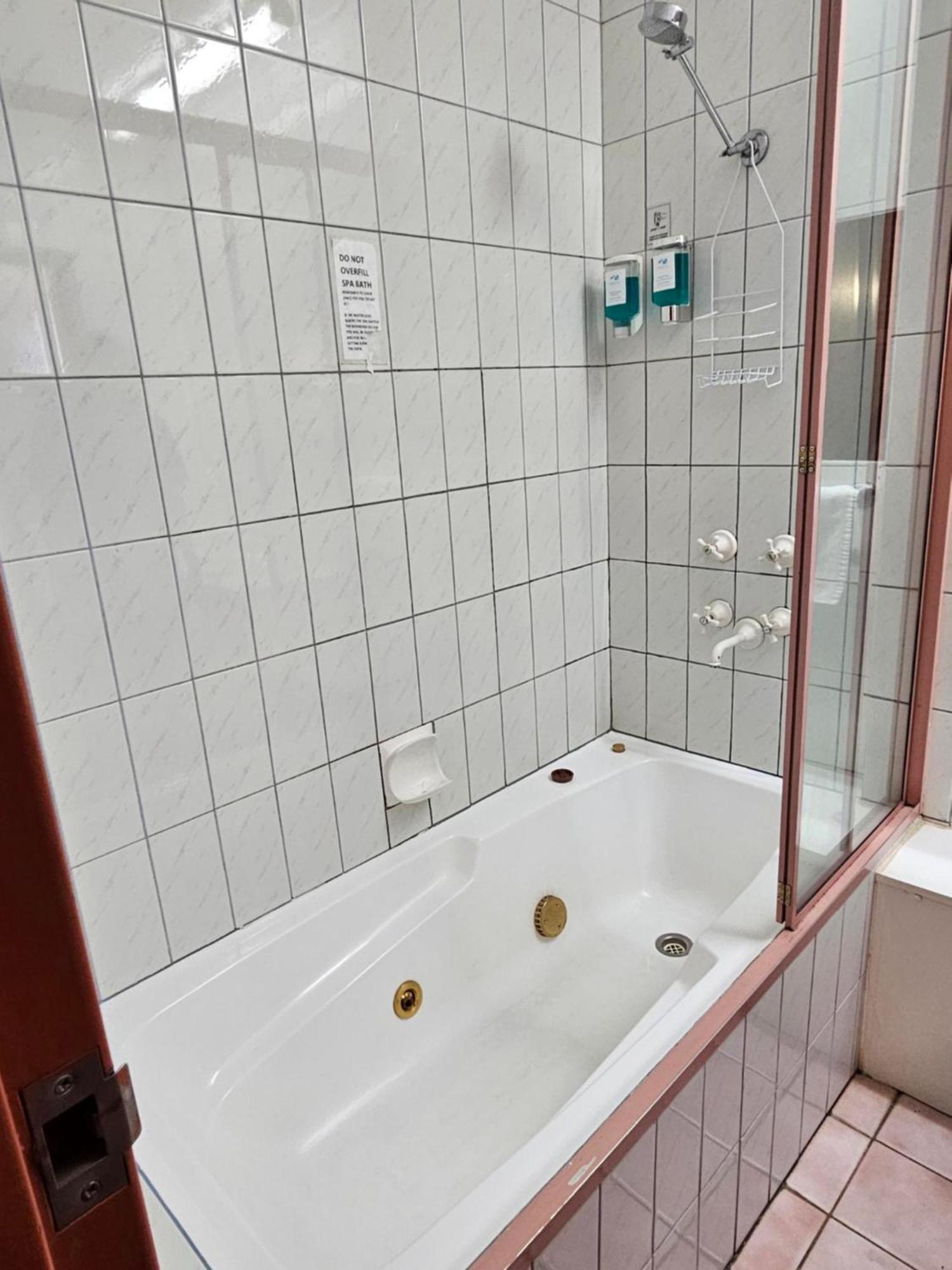 Courtyard Motor Inn Σέπαρτον Εξωτερικό φωτογραφία