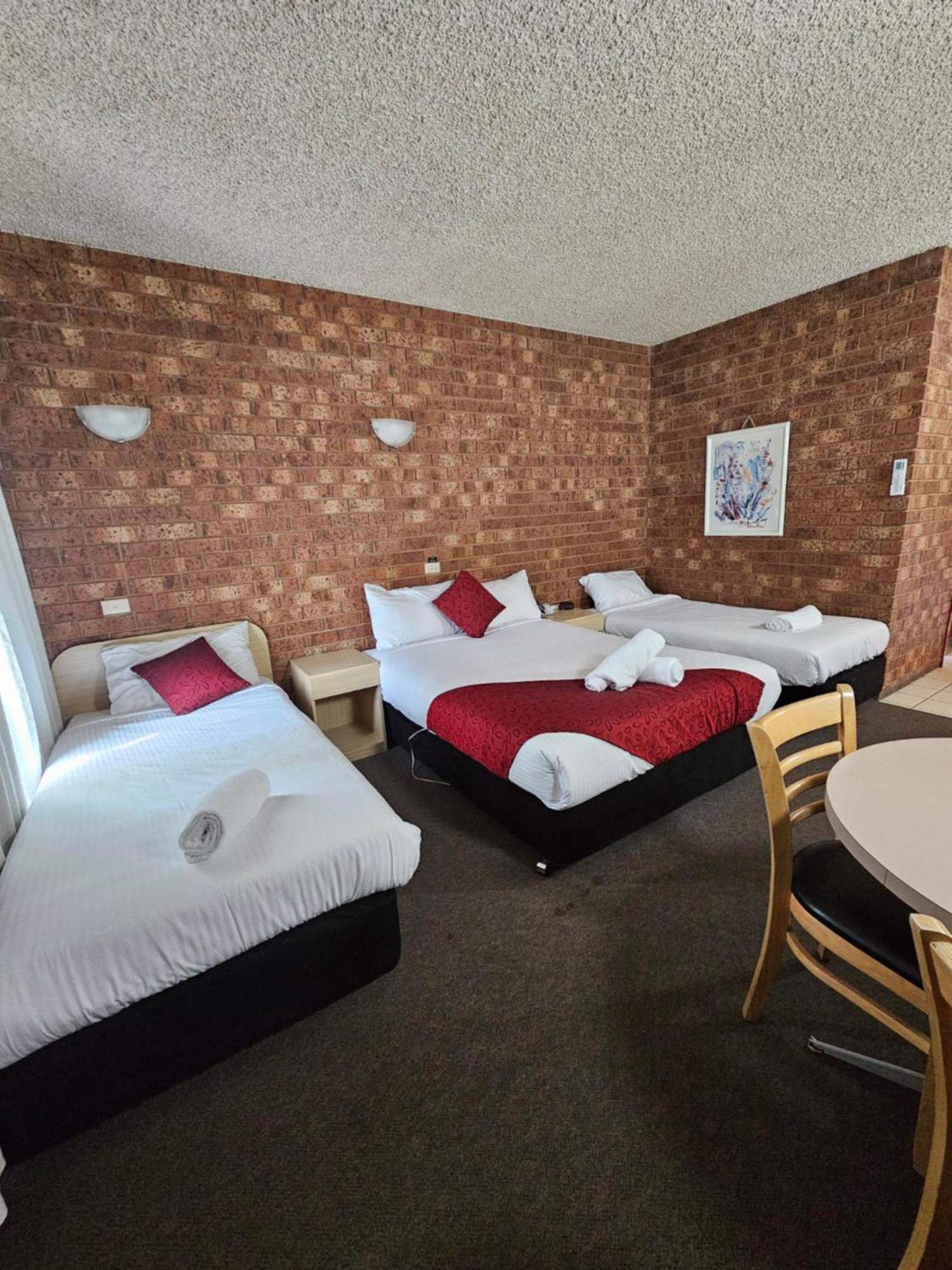 Courtyard Motor Inn Σέπαρτον Εξωτερικό φωτογραφία